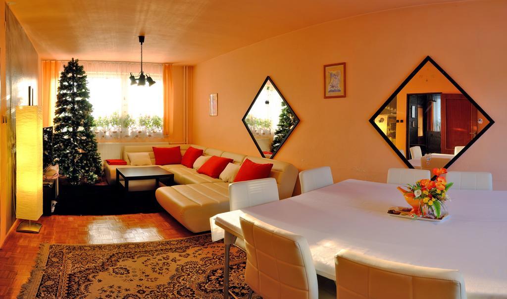 7 Star Wishes Hotel Liptovsky Hradok Exterior photo